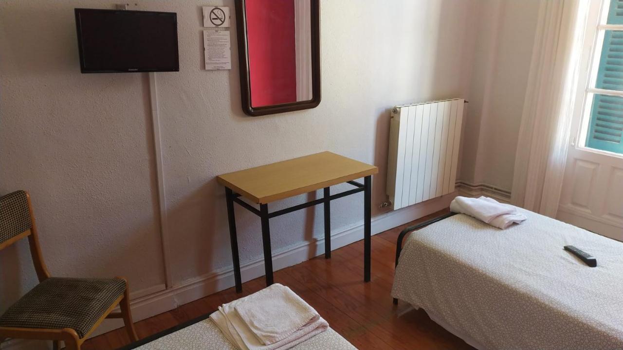 Pension Manoli Бильбао Экстерьер фото